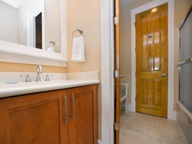 Five Bedroom Rental 125 Yards to the Beach.